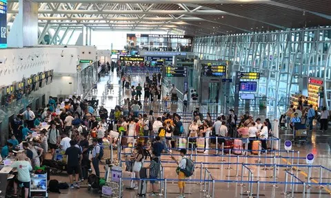 Sân bay Quốc tế Đà Nẵng - "phễu" đón khách du lịch quốc tế: Thủ tục check-in chỉ trong 2 phút, kiểm soát xuất nhập cảnh tự động...