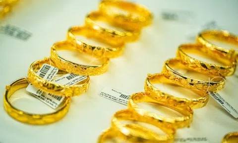 Chiều 21/5: Giá vàng SJC chạm mốc 121 triệu đồng/lượng, giá vàng nhẫn tiếp đà tăng