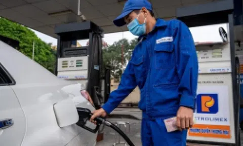 Giá xăng tăng 3 kỳ liên tiếp