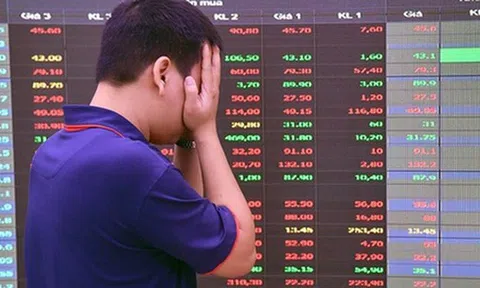 Giá vàng lên 114 triệu đồng/lượng: 'Hối hận vì lỡ bán 5 lượng vàng bố mẹ gửi để đu đỉnh cổ phiếu FPT'