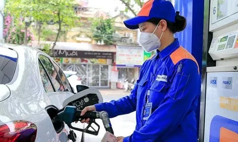 Giá xăng tiếp tục tăng