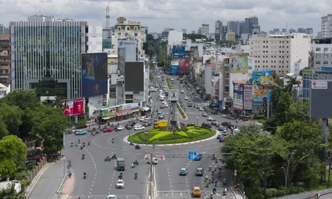 Thế Giới Di Động, Hoa Sen, Tân Hiệp Phát lũ lượt 'chuyển' về TP.HCM