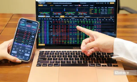 Chứng khoán liên tục lập đỉnh, liệu nhà đầu tư còn cơ hội mua vào?