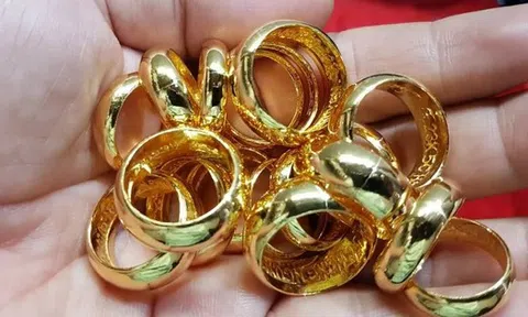 Thu nhập trung bình nhân viên ở một ngân hàng tại Việt Nam có thể mua 7 chỉ vàng 9999 mỗi tháng