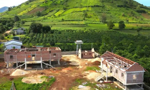 Vị trí xây dựng nhà rông 9,4 tỷ đồng "đặc biệt nhạy cảm"