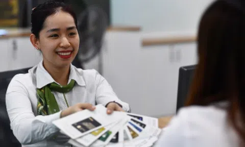 Giữa 'sóng' tinh gọn, loạt ngân hàng vẫn tuyển hàng trăm vị trí