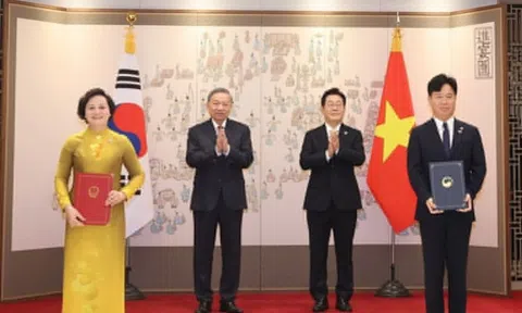 Tổng Bí thư chứng kiến Lễ trao các văn kiện hợp tác Việt Nam-Hàn Quốc