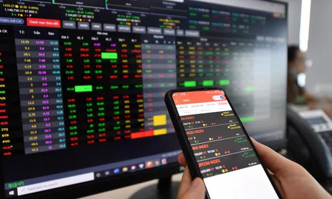 Nhiều cổ phiếu chứng khoán 'cháy hàng', VN-Index vượt mốc 1.380 điểm