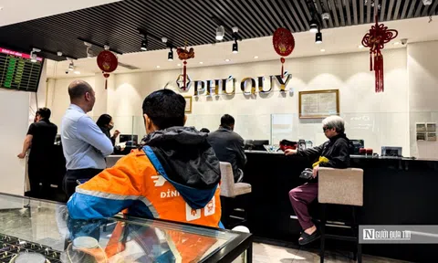 Giá vàng giảm, người dân vẫn đầu tư kiểu "xé túi mù"