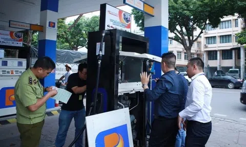 Tổng công ty Dịch vụ Xăng dầu Petrolimex sáp nhập Tập đoàn Xăng dầu