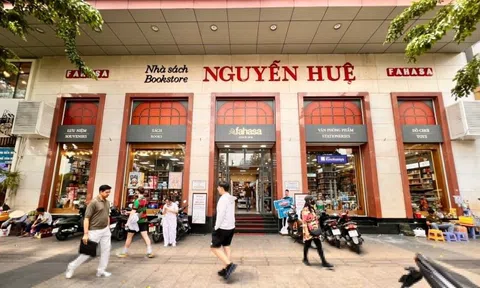 Chuỗi nhà sách lớn nhất Việt Nam làm ăn ra sao?