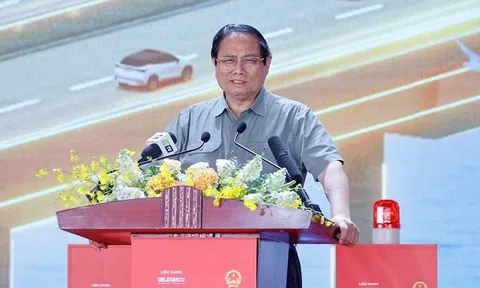 Thủ tướng yêu cầu liên danh Geleximco rút ngắn tiến độ ít nhất 6 tháng, hoàn thành tuyến cao tốc 20.000 tỷ qua Thái Bình - Nam Định trong năm 2026