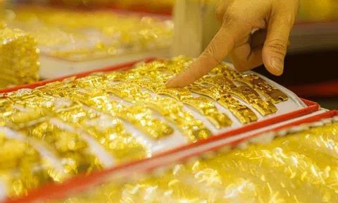 "Bay" 8 triệu đồng/lượng chưa đầy 24h, giá vàng trong nước sẽ giảm tới bao giờ?