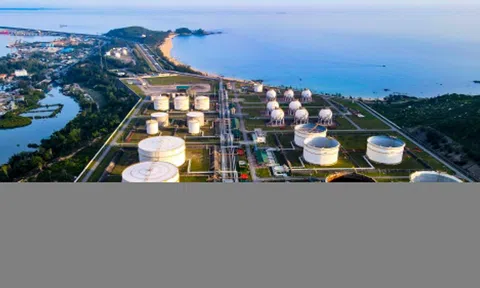 Điều gì đang xảy ra với cổ phiếu công ty lọc hóa dầu lớn nhất sàn?