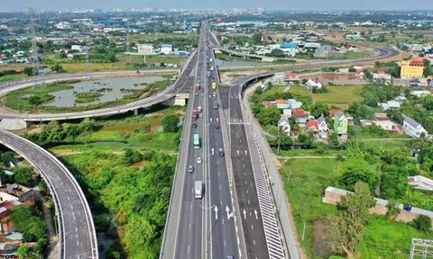 “Bộ đôi sóng” ông lớn và hạ tầng tỉ đô cùng lúc đổ bộ, bất động sản phía Tây Tp.HCM liên tục có chuyển động mới