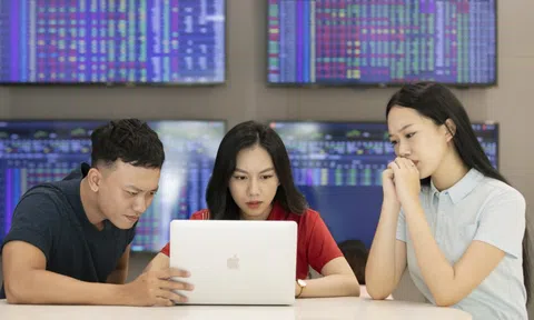 Tài khoản chứng khoán mở mới chạm đáy 4 tháng