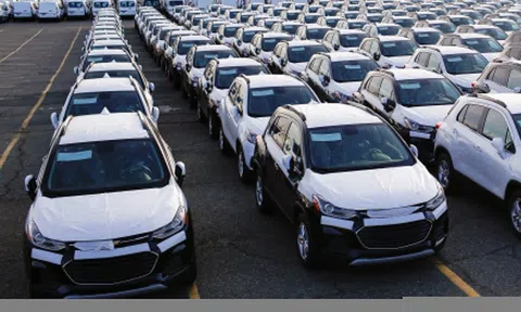 Ông Trump tính nới lỏng thuế với ôtô