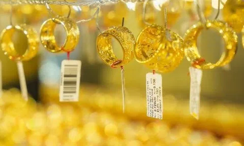 Chiều 13/10: Giá vàng nhẫn vượt mốc 143 triệu đồng/lượng