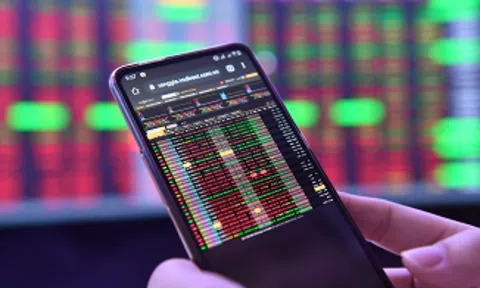 Đánh thuế ngay khi nhận cổ tức cổ phiếu: Không lãi vẫn mất tiền thuế