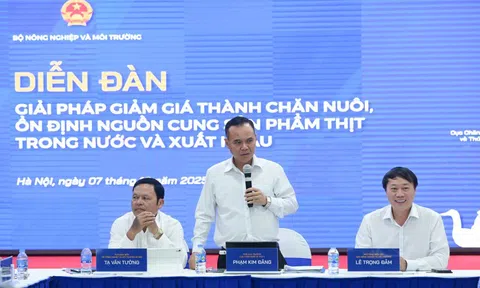 Hé lộ thêm thông tin về "chung cư nuôi heo"