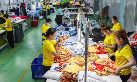 Dệt may vượt khó, giữ đà xuất khẩu