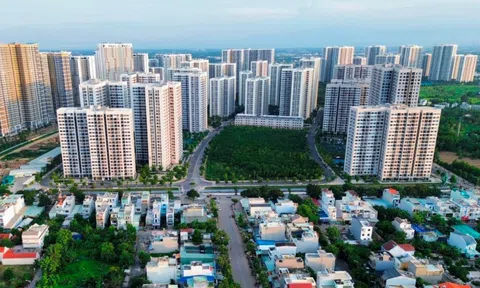 Tín dụng kinh doanh bất động sản tăng 28%, chuyên gia cảnh báo rủi ro