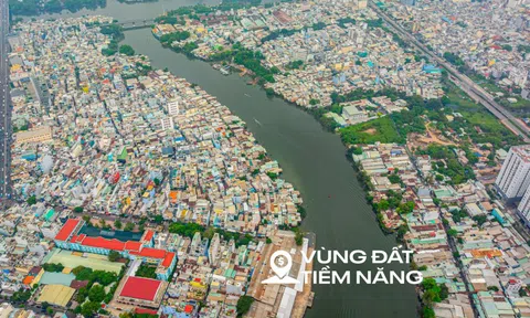 Cảnh Người dân sống cạnh 2 con rạch nước đen chờ “đổi đời” từ dự án 17.000 tỷ đồng tại TPHCM