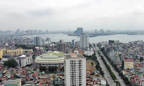 Giá nhà đất ven hồ Tây chạm mốc gần 2 tỷ đồng/m²