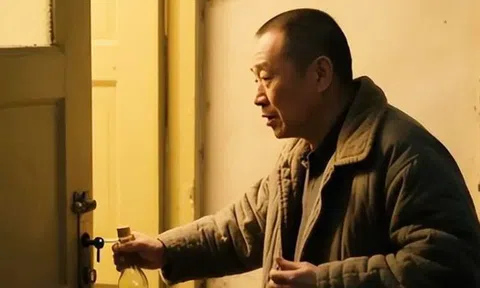 Bố sang tên cho quý tử toàn bộ 5 căn nhà, nhưng gần Tết, chính ông chết lặng trong sự hối hận