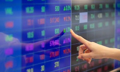 Giá vàng sập mạnh, chứng khoán sẽ ra sao?