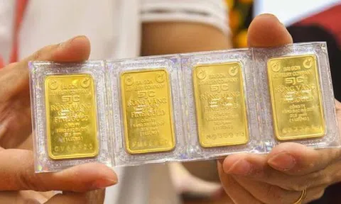 Giá vàng giảm thủng đáy, nhà vàng thông báo ngừng bán vì quá tải!