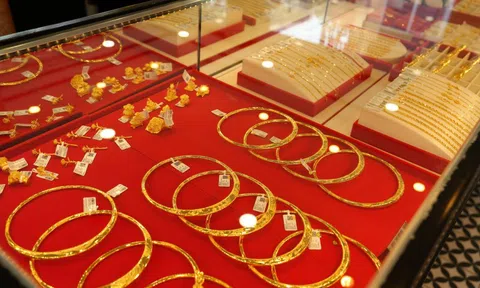 Giá vàng miếng SJC, vàng nhẫn tăng mạnh trở lại sau khi "đại hạ giá"