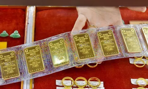 Chiều 4/2: Giá vàng thế giới tăng mạnh nhất 17 năm, vàng trong nước lên hơn 180 triệu đồng/lượng