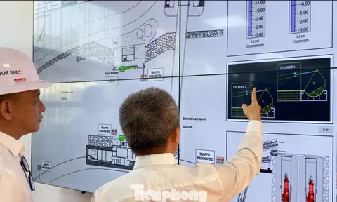 Bên trong cống ngăn triều đặc biệt của dự án chống ngập 10.000 tỷ ở TPHCM