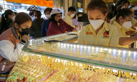 Cuối ngày 7-2, giá vàng miếng SJC cao hơn giá vàng thế giới 22 triệu đồng/lượng