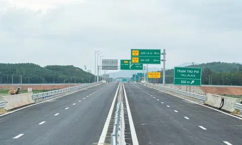 Vì sao tạm dừng thông xe cao tốc Quảng Ngãi - Hoài Nhơn trong dịp Tết?