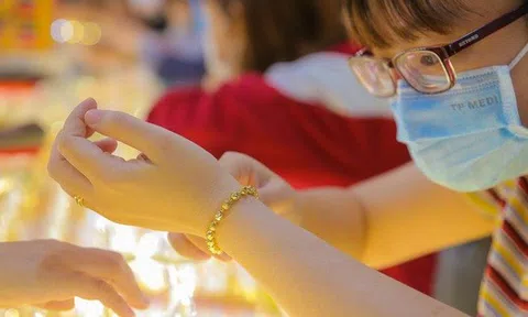 Khách giao dịch vàng từ 5 triệu đồng trở lên phải chuyển khoản