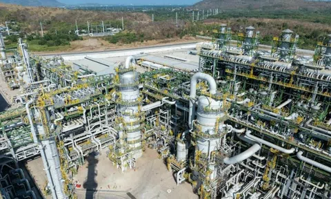 Ngành hóa dầu toàn cầu "ngấm đòn" dư thừa nguồn cung từ Trung Quốc: Đại gia Thái Lan xoay trục chiến lược tại Việt Nam, quyết đấu hàng nhập khẩu giá rẻ