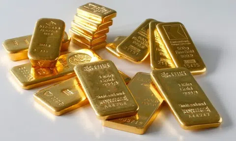 Giá vàng quay đầu rớt mạnh trong đêm giao thừa