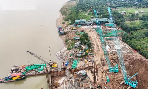 Mục sở thị đại công trường thi công 7 cầu bắc qua sông Hồng