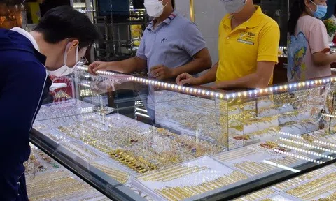 Giá vàng hôm nay 21-2: Vàng thế giới tăng mạnh