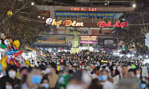 Mùng 5 Tết Bính Ngọ 2026, khách sạn tại Nha Trang, Đà Lạt vẫn kín phòng