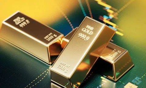 Vàng bật tăng mạnh cuối tuần, chuyên gia dự báo còn dư địa đi lên tuần tới