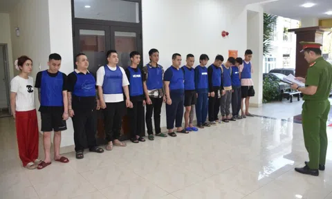 Triệt phá đường dây giả mạo nhân viên ngân hàng lừa đảo gần 100 tỷ đồng