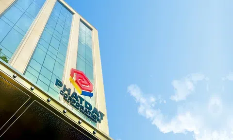 Từ hai thương vụ trái chiều của Phát Đạt