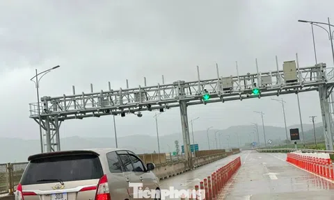 Tận thấy các trạm thu phí tự động hiện đại vừa vận hành trên cao tốc Bắc - Nam
