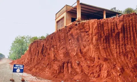 Chạy đua tiến độ, nhà dân chênh vênh mép vực