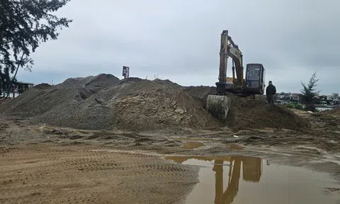 Nhiều bãi tập kết vật liệu trêu ngươi dư luận