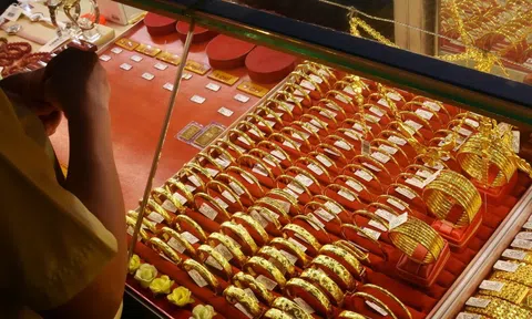 Giá vàng hôm nay, 3-3: Sụt giảm sâu