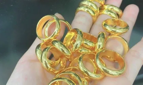 Giá vàng hôm nay 8/3: Người mua vàng nhẫn mất 3 triệu đồng/lượng ngay khi rời cửa tiệm